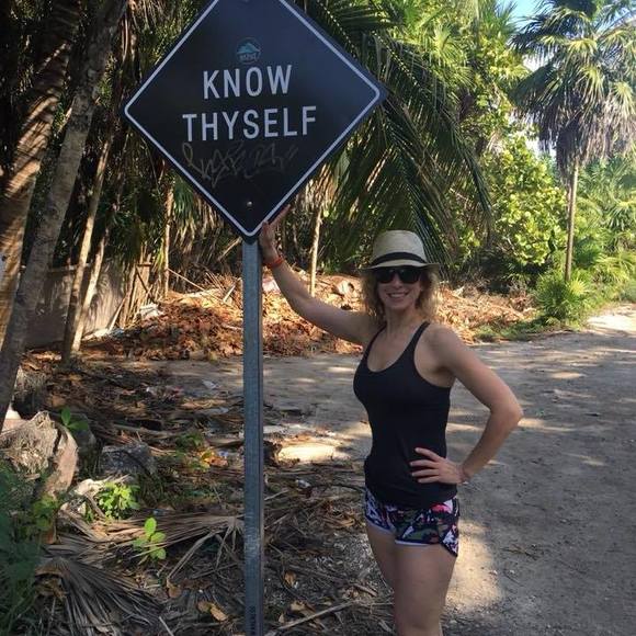 Meet your Posher, Lauren - Picture 1 of 1